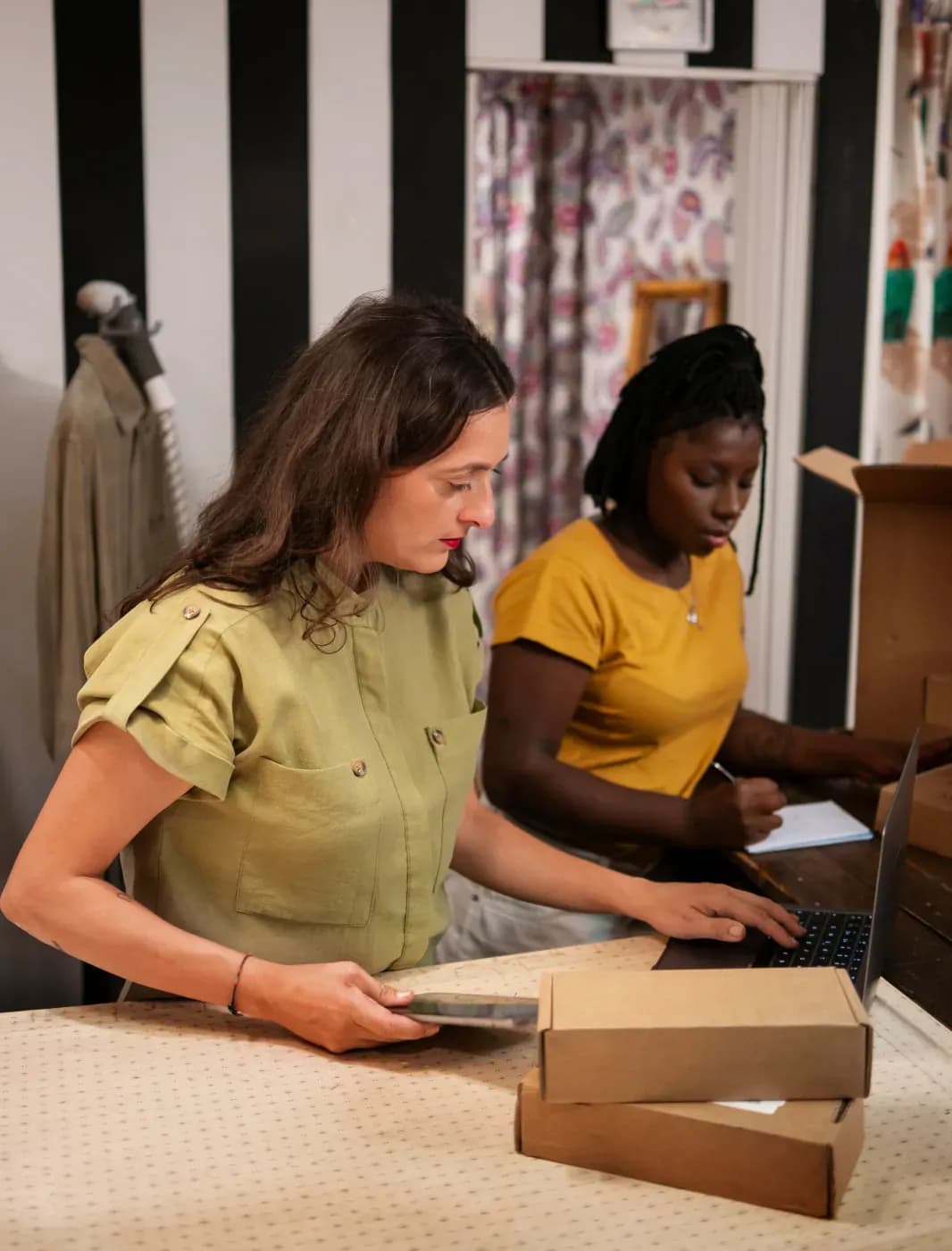 E-commerce brand team turning product pages into Pinterest Pins