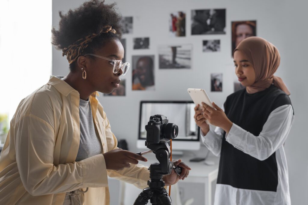 medium shot women studio onboarding video examples : Creator different customer onboarding videos
