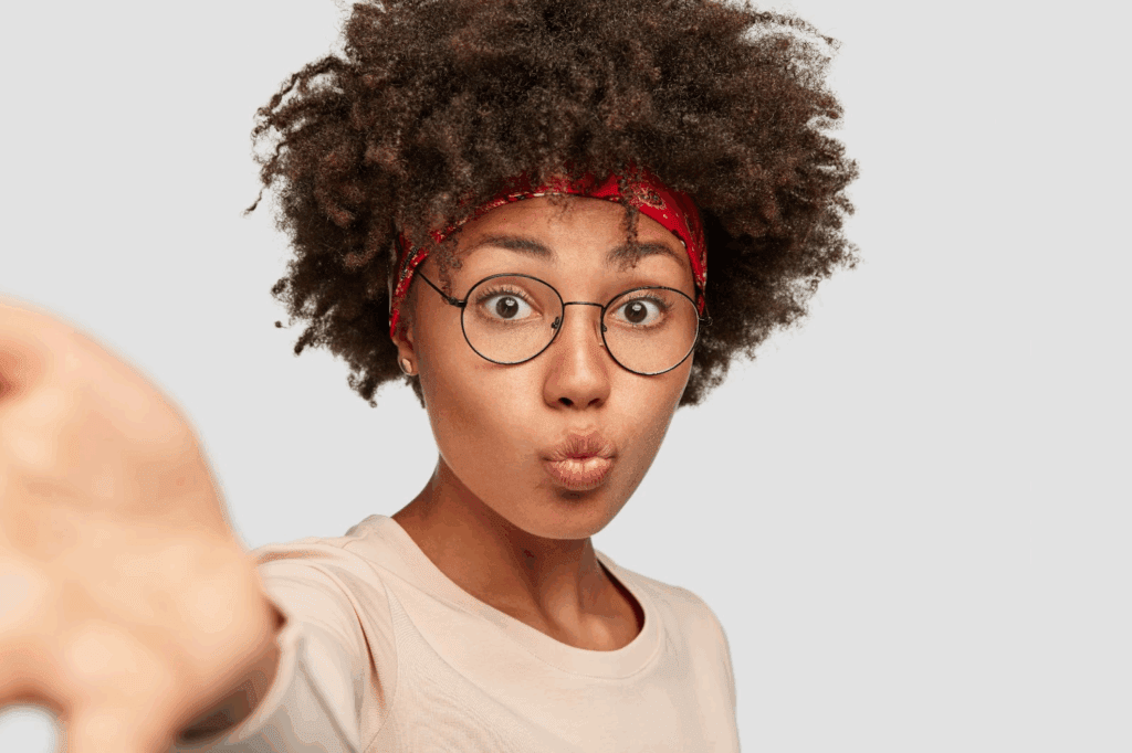 AI Selfie With Celebrities Generator – VidAU.ai take photo with celebrities app