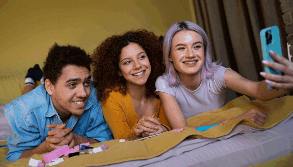 image of teenagers taking a picture. omfyui_propainter_nodes